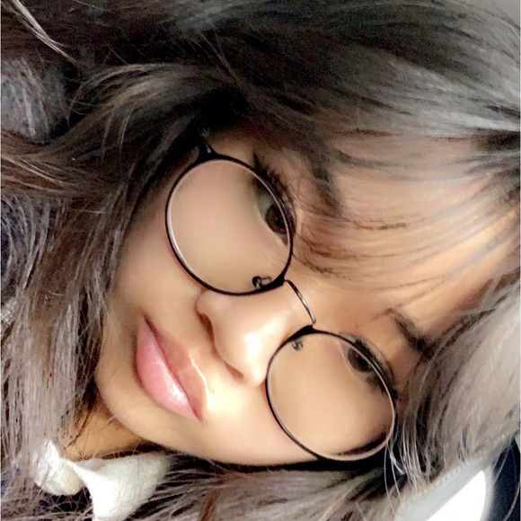 Poshmark profile picture for @concede